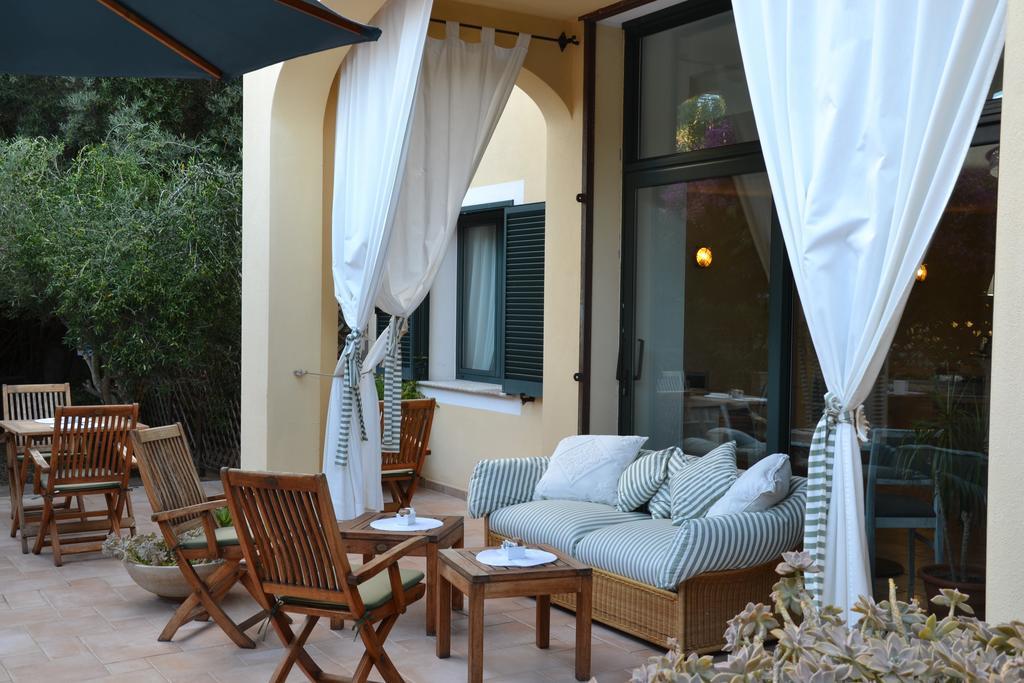 Hotel Villa Del Parco La Maddalena  Dış mekan fotoğraf