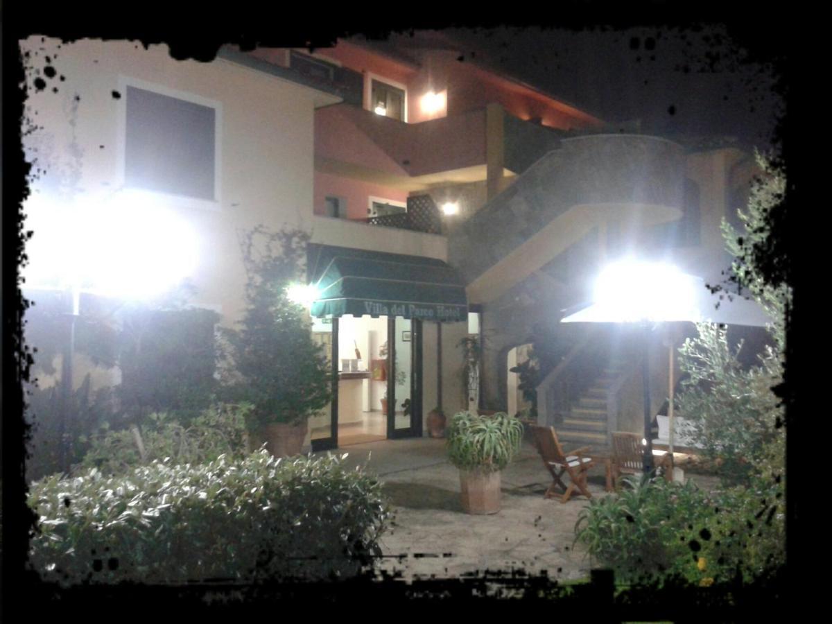 Hotel Villa Del Parco La Maddalena  Dış mekan fotoğraf